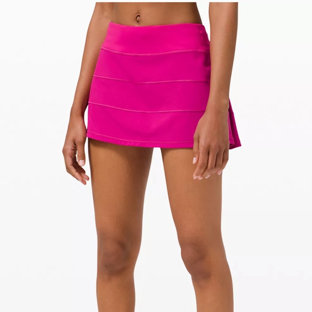 Lululemon Pace Rival Mid-Rise Skirt Size 4 in color Ripened Raspberry
